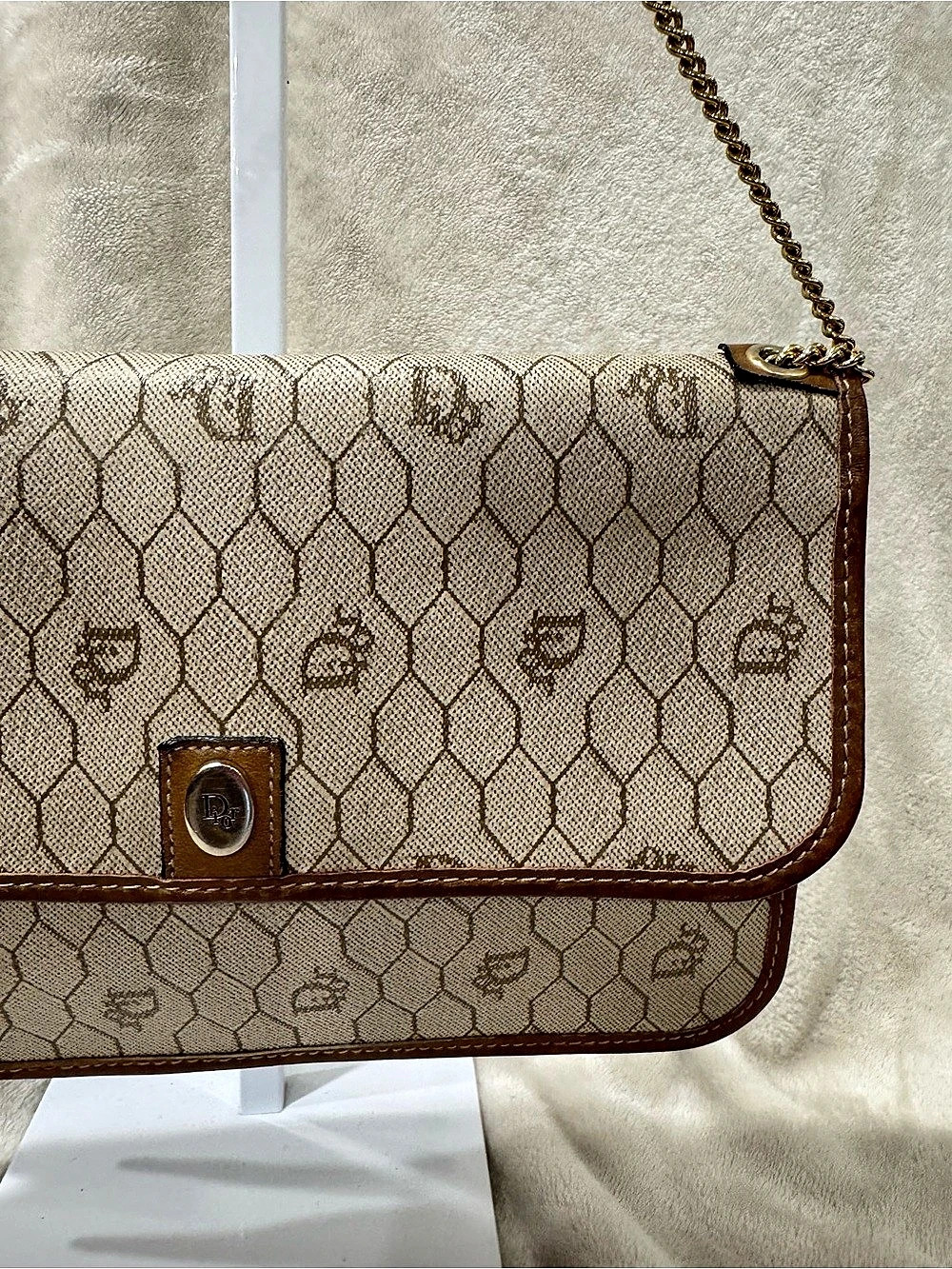 Vintage 1980’s Christian Dior Honeycomb Chain Shoulder Bag in Brown & Beige - Picture 2 of 13